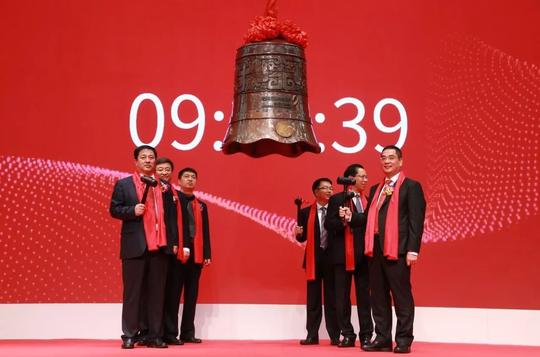 高考教辅30年：三代人瓜分400亿市场，有人当老板身家6亿