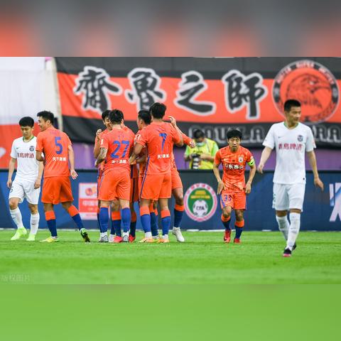 怎么画足球联赛海报