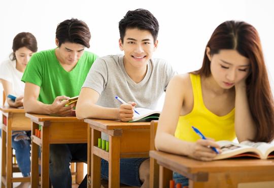 关注就业，更需扶持大学生创业