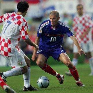 足球运动员脚粗还是细的长尾关键词有哪些