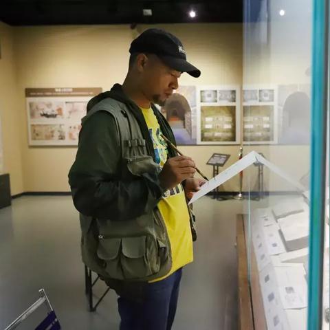 人体生蛇图片大全的长尾关键词是什么