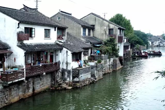 梦见下雨,是心在流泪还是上天有喜?