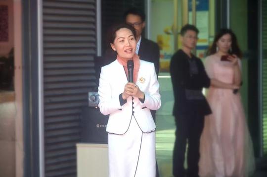 江西诞生一位女富豪：女老师辞职创业，打造“水果上市第一股”