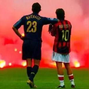 足球教练帽子怎么戴