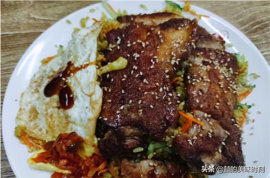 天津1家3口卖炒饭十几年，23.8元一份不便宜，客人络绎不绝