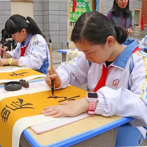 福建书法教师怎么样啊