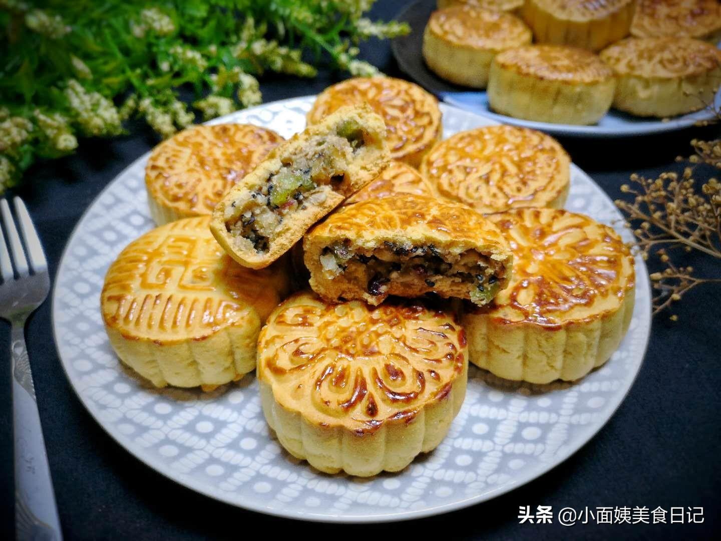 月饼属于什么品种美食（月饼的种类）