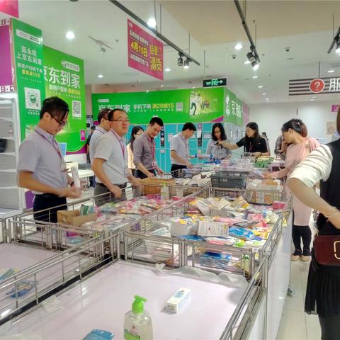 东莞市服装超市在哪里