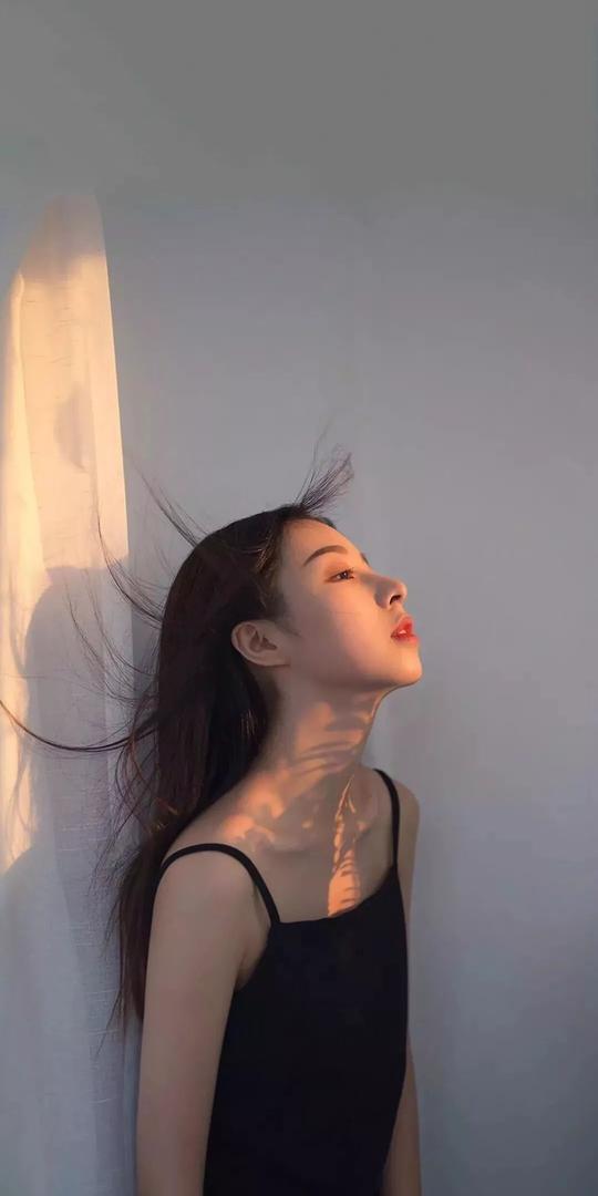 抖音爆火的漂亮小姐姐壁纸，来收图