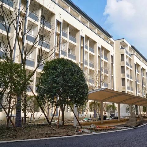 余杭中学和塘栖中学哪个好？
