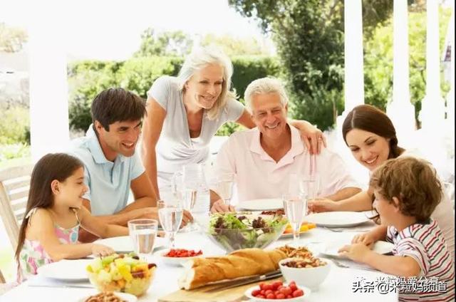 孩子特别喜欢进厨房怎么办