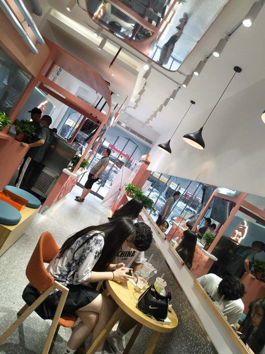 年轻人怎么实现财富自由，创业开餐饮连锁经营自己当老板