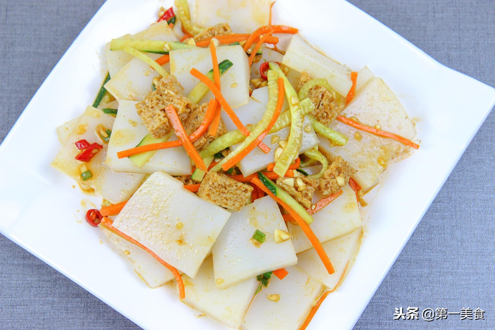 美食配什么调料好吃（三鲜味火锅底料怎么搭配）