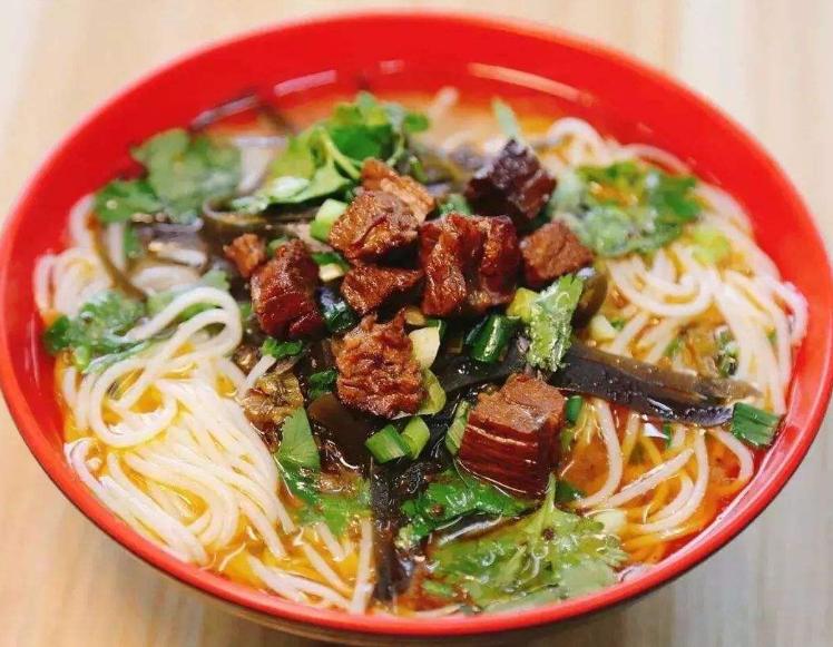 南充有什么美食推荐（南充中心客运站里的小吃）