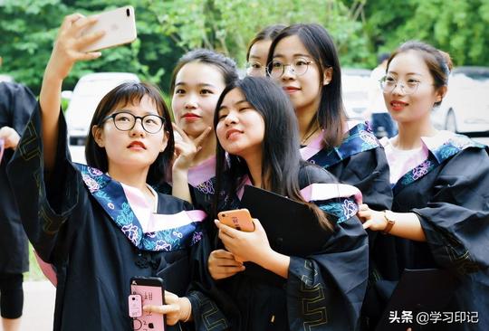 大一新生刚开学就陷入迷茫，大学四年这样度过，毕业后前途会更好