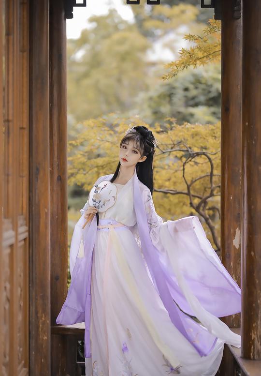 仙气飘飘的齐腰汉服，风格温柔又淑女，精致小仙女必备