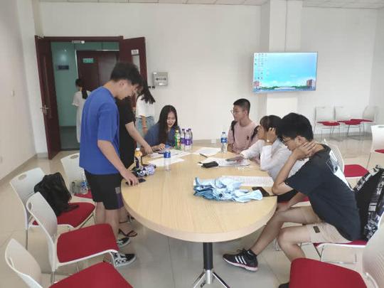 唐山市大学生创新创业项目展示及指导活动圆满结束
