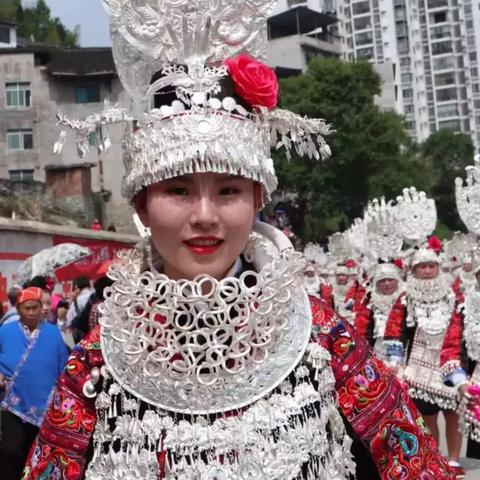 【苗族美女,苗族美女图片最漂亮图片】