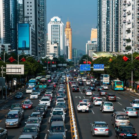 自贡市和苏州市哪个大