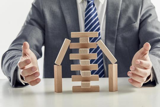中年困境：不敢辞职和犯错，35岁以上职场人该何去何从