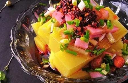 贵州有什么美食特色（在贵阳有哪些必吃的美食和小吃）