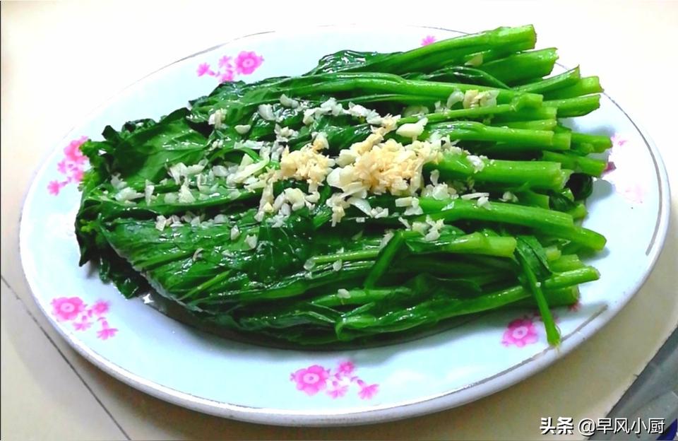 做美食用什么（原创美食视频带声音解说好还是只配文字）