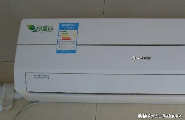 美的空调挂机显示F4是什么问题-定频空调显示f4维修 *** 