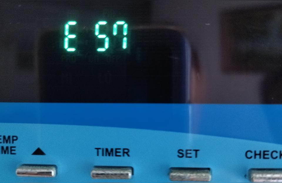 三菱重工海尔中央空调显示E57-三菱重工变频空调故障代码e7