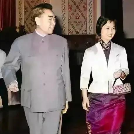 旌旗诗句足球比赛的长尾关键词有哪些