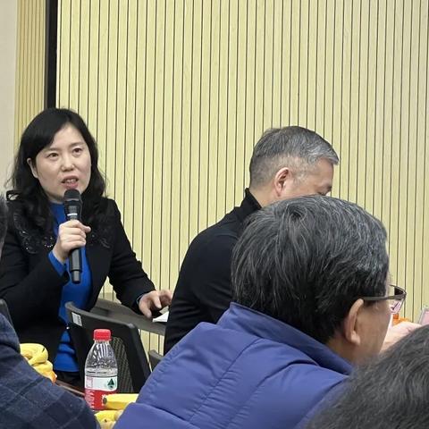 武汉市晚上肚子疼挂什么科