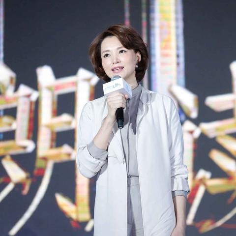 “董卿朗读者朗读作品视频[董卿朗读者最新一期]”