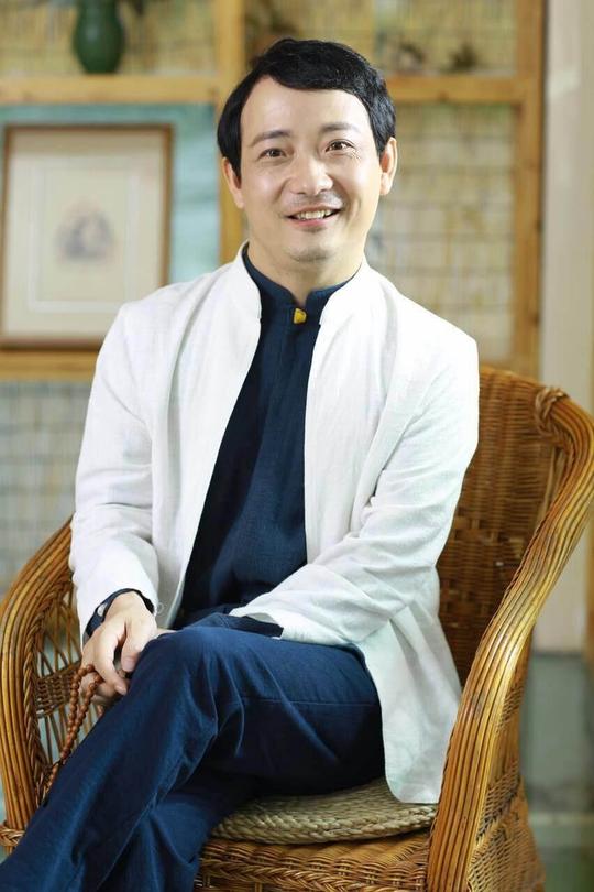 安徽残疾人，创业一天赚20万，年入4000万元，娶漂亮老婆，凭啥