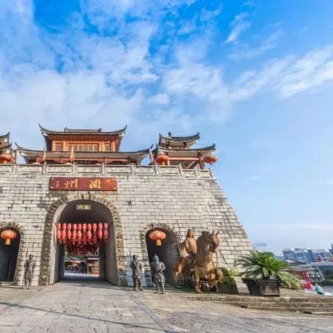 重庆大学校内美景的长尾关键词有什么