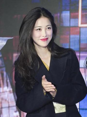  朱珠沙滩比基尼照片