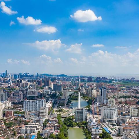 武汉市比合肥市大么？