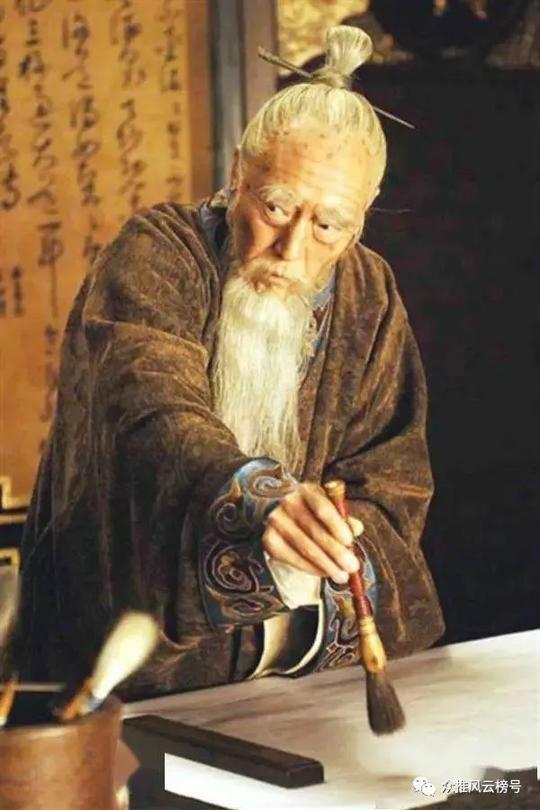 小店请奸臣为店铺起名，奸臣多写一笔，造就了500年的知名招牌