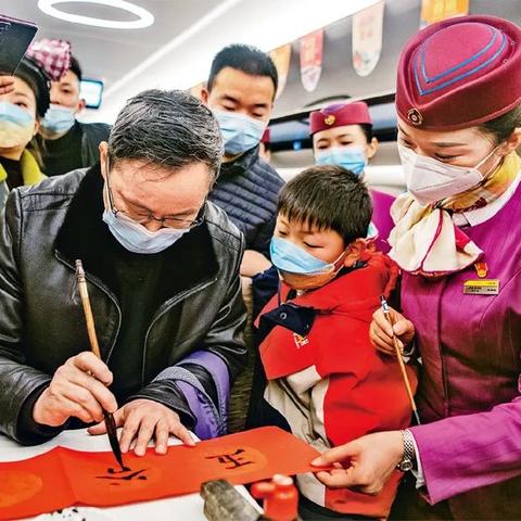 金鹰轨道车最高时速？