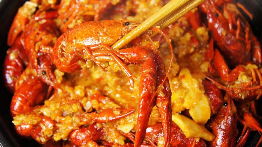 柳州美食张什么（柳州螺蛳粉是怎么来的）
