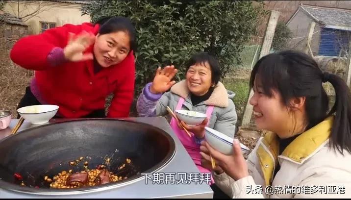 拍摄美食用什么镜头（个人摆小吃摊视频怎么拍）