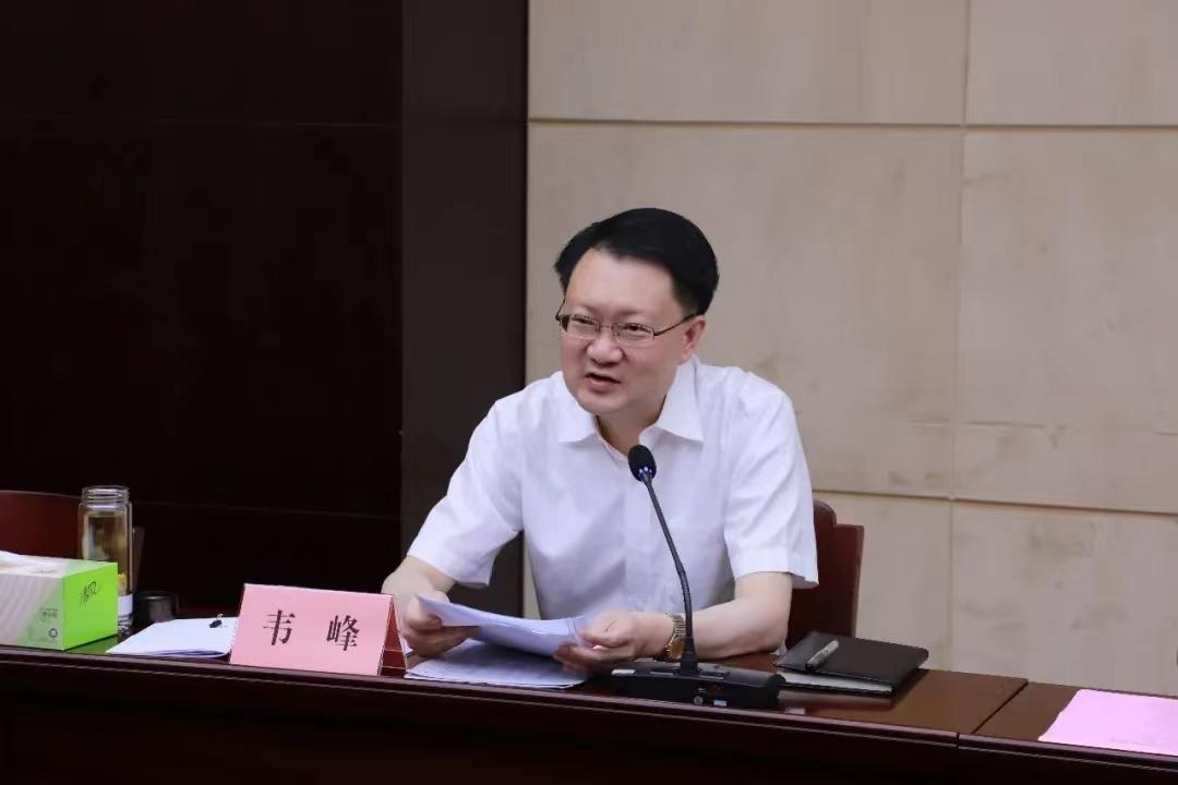 男方姓张女宝宝起名怎么取(你和比自己大的女性暧昧过吗)