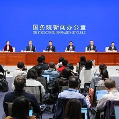 央行：继续做好金融支持融资平台债务风险化解工作 支持房地产市场止跌回稳