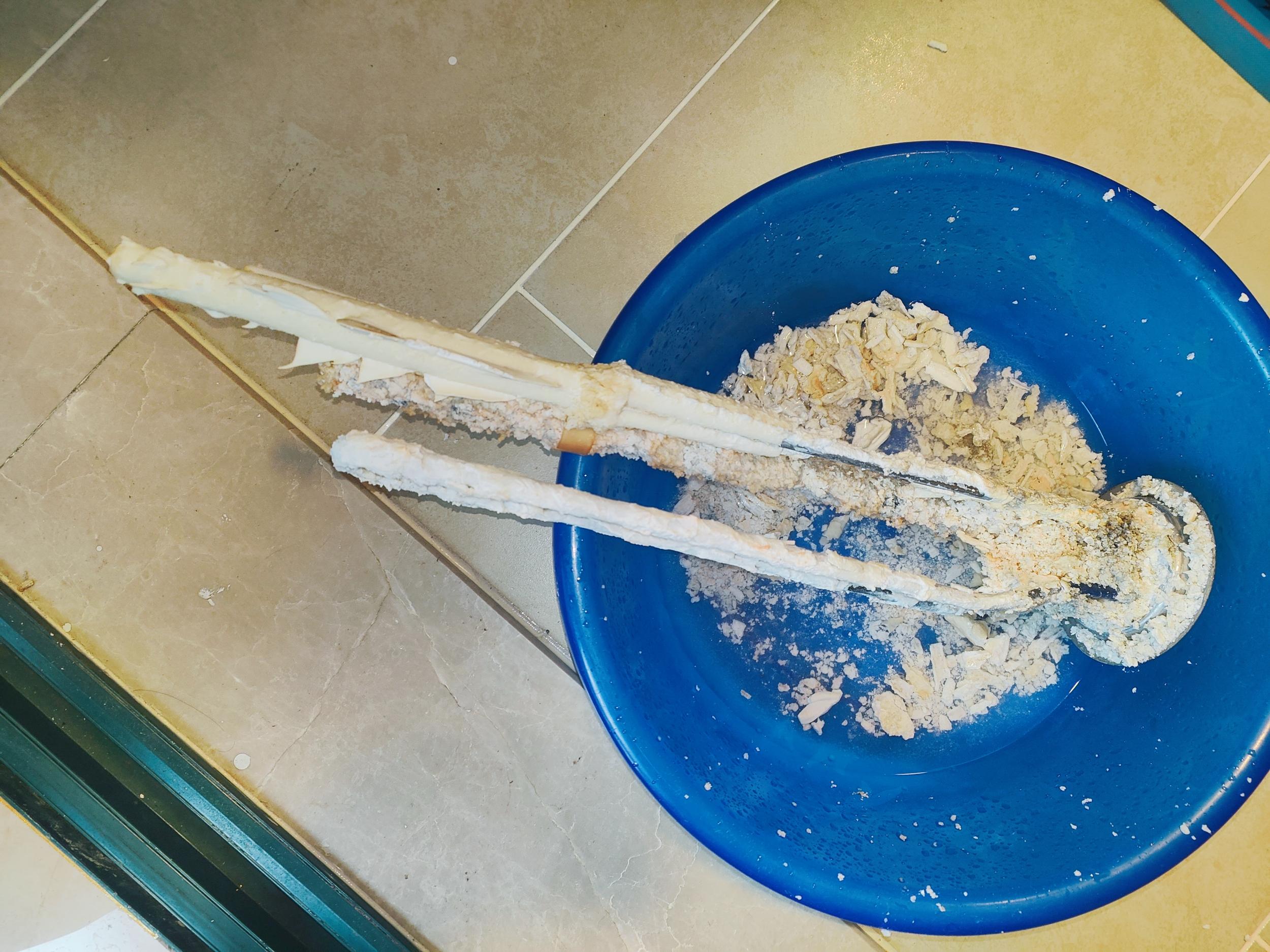 热水器喷头上有水垢原因