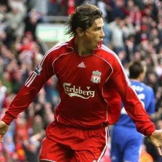 意产足球鞋多少钱