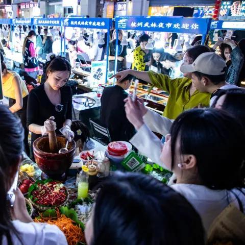杭州哪里的夜市最大？