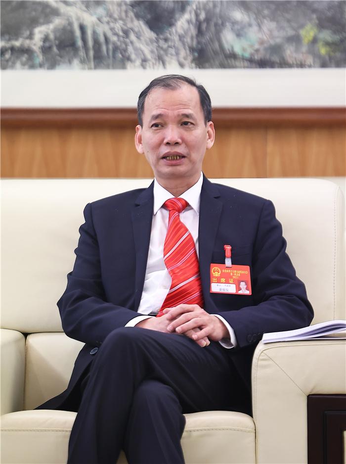 东莞美食精神是什么（中国性学教父潘绥铭认为女性文化程度越高）