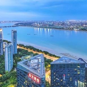 福建在湖北省的什么方位？