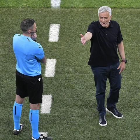 恶心的意大利足球比赛的长尾关键词有什么