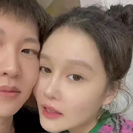 足球比赛假装受伤求婚的长尾关键词有哪些