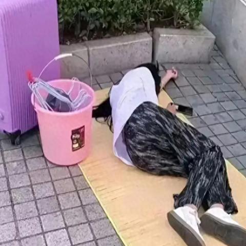 李明居士生肖运势2023视频(2025运势12生肖运势详解)