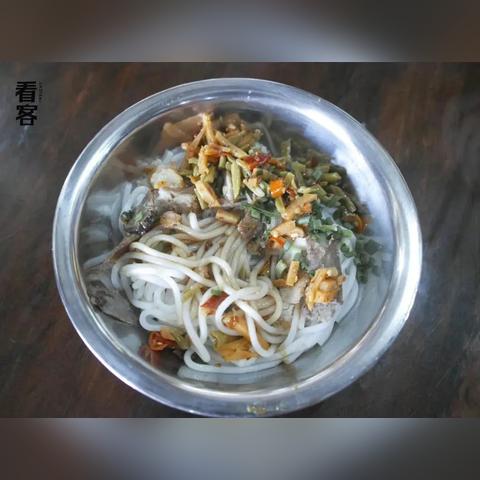 如何看待桂林俩熊孩子铁轨上放石头的行为？